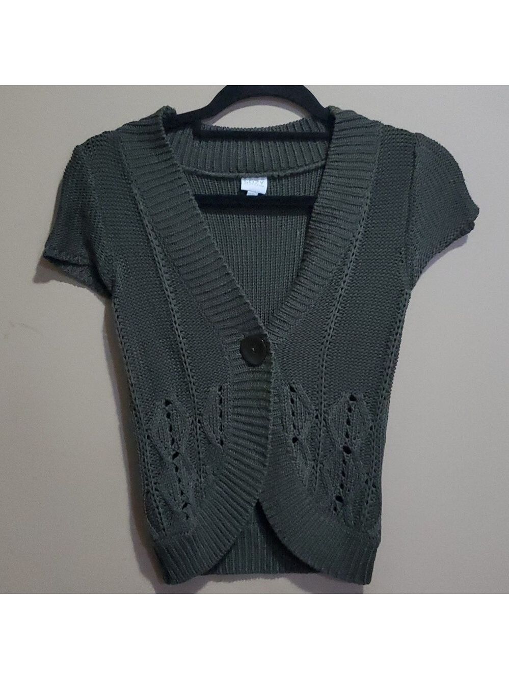 Suzy shier single button sweater size small